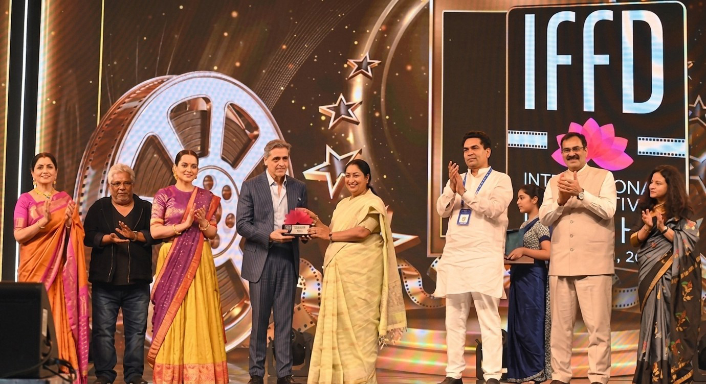 PVR INOX’S AJAY BIJLI CONFERRED WITH THE CAPITALS PRIDE AWARD AT IFFD, DELHI